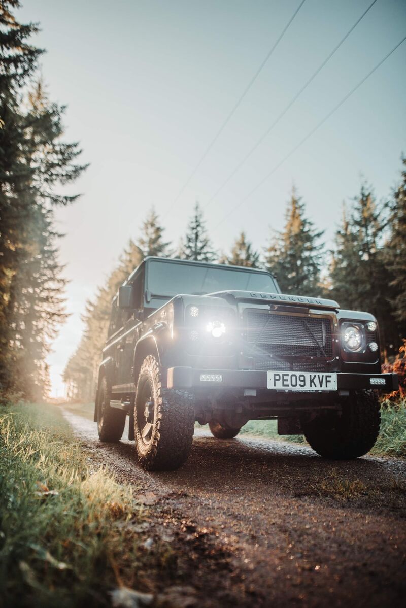 LAND ROVER DEFENDER 90