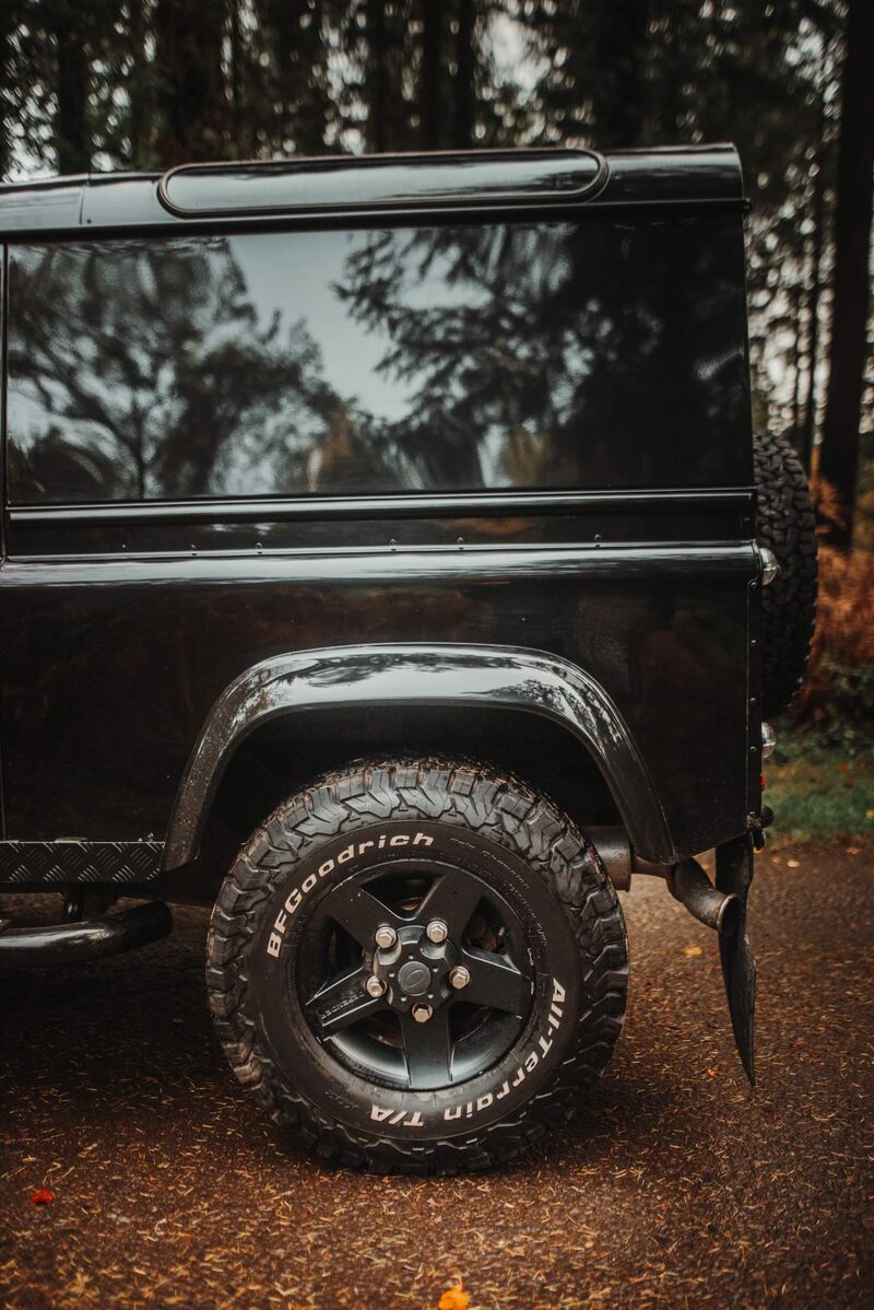 LAND ROVER DEFENDER 90