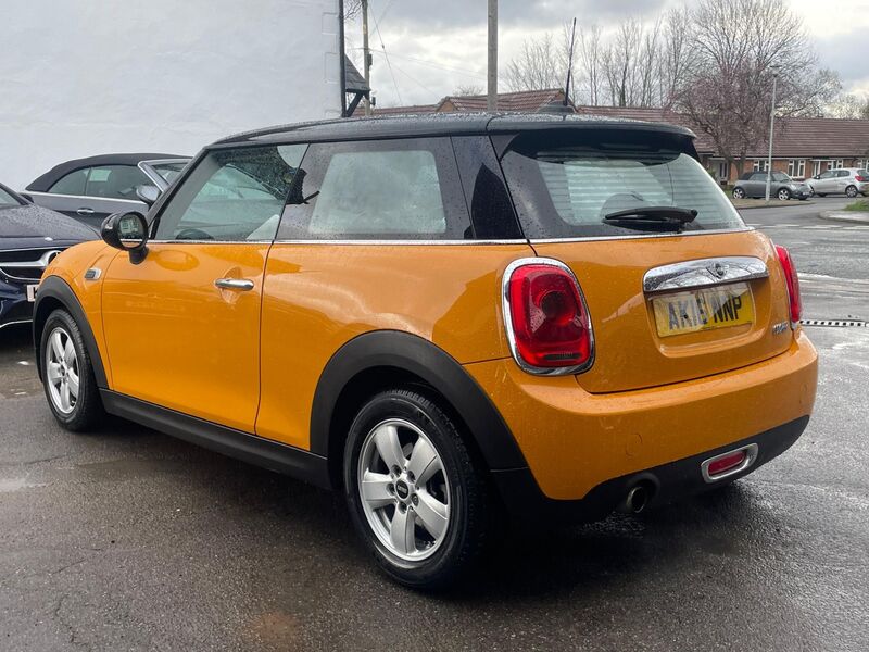 MINI HATCH