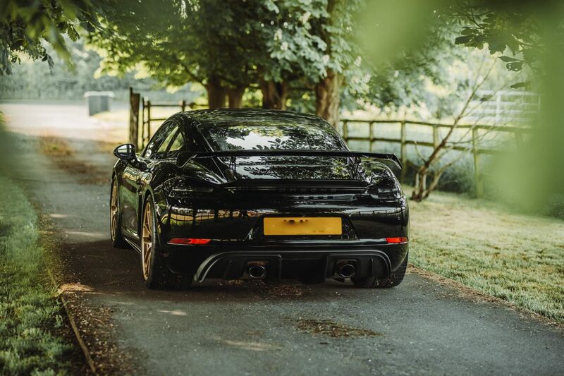PORSCHE 718
