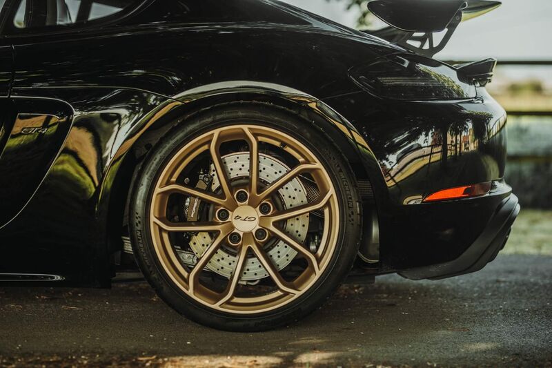 PORSCHE 718