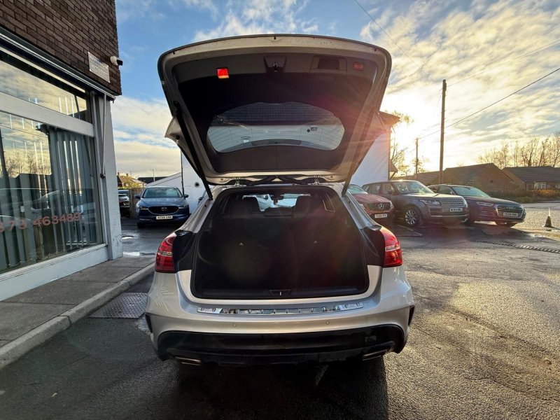 MERCEDES-BENZ GLA CLASS