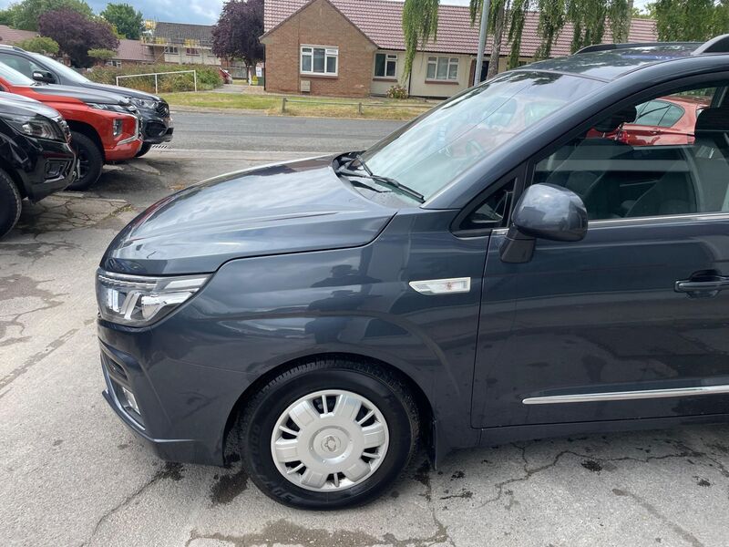 SSANGYONG TURISMO