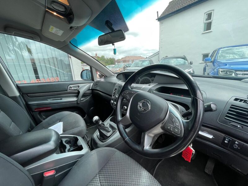 SSANGYONG TURISMO