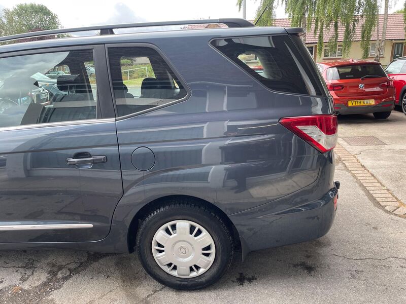 SSANGYONG TURISMO