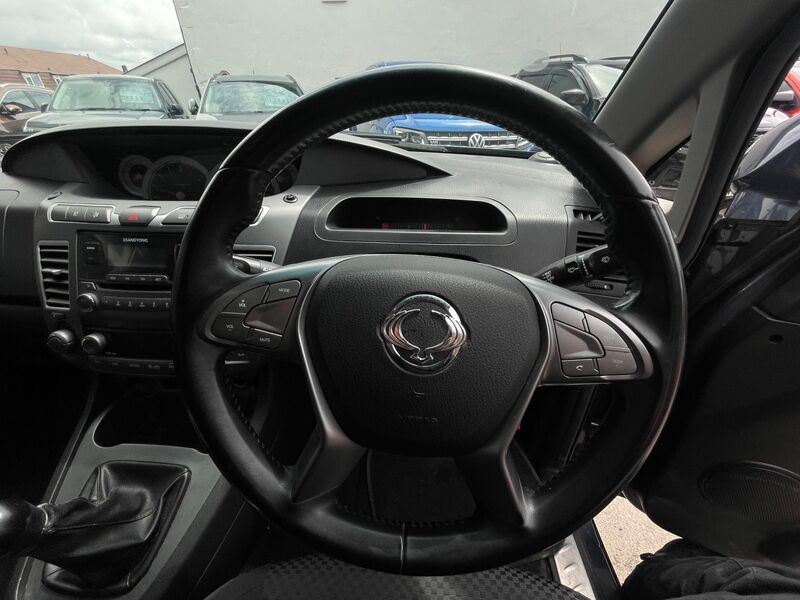 SSANGYONG TURISMO