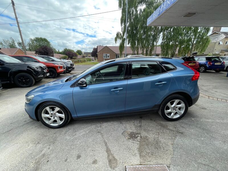 VOLVO V40 CROSS COUNTRY