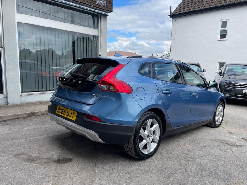 VOLVO V40 CROSS COUNTRY