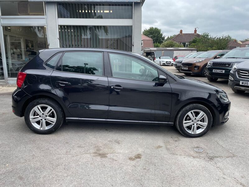 VOLKSWAGEN POLO