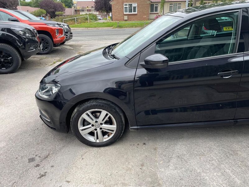 VOLKSWAGEN POLO