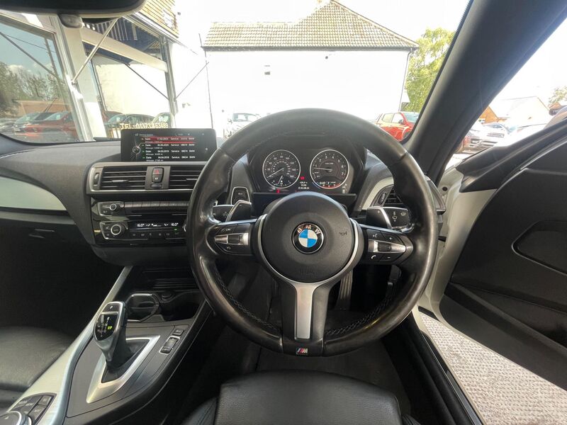 BMW 1 SERIES