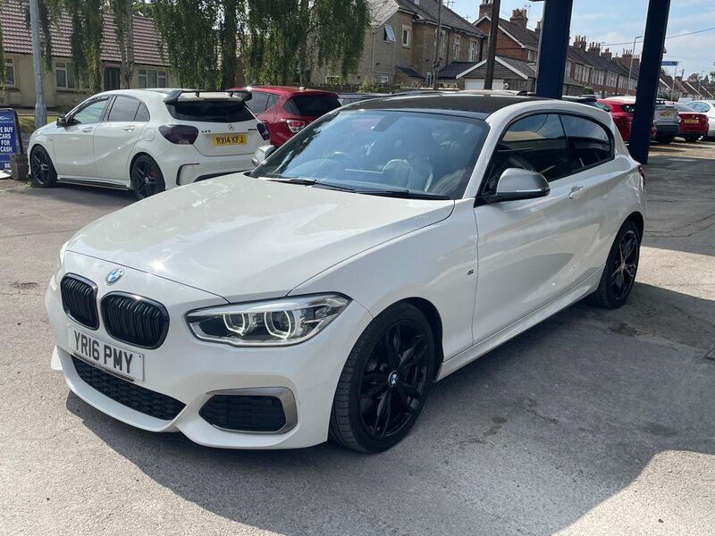 BMW 1 SERIES