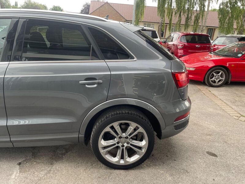 AUDI Q3