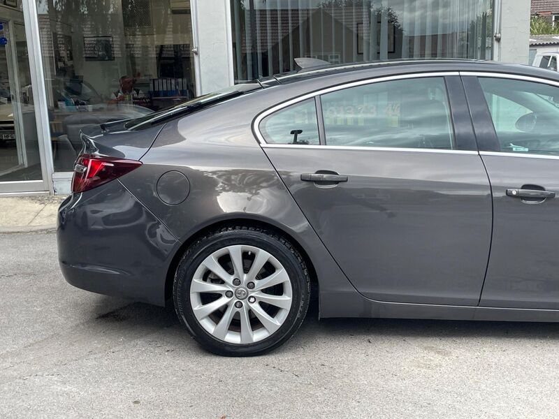 VAUXHALL INSIGNIA