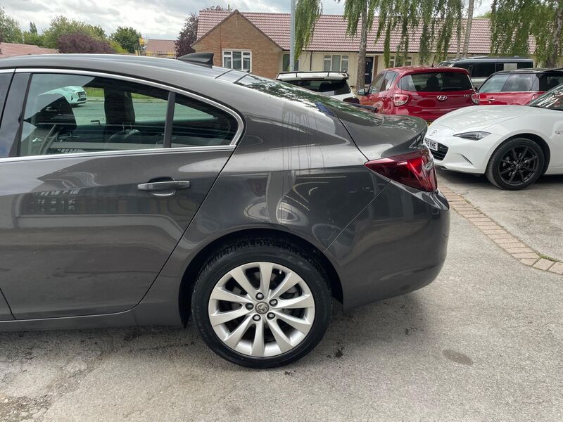 VAUXHALL INSIGNIA