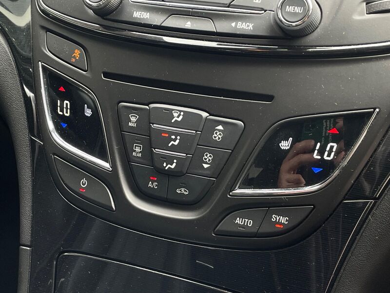 VAUXHALL INSIGNIA