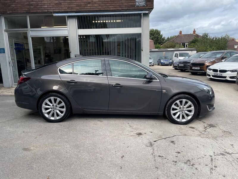 VAUXHALL INSIGNIA