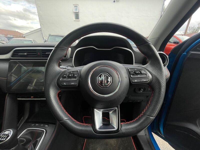 MG ZS