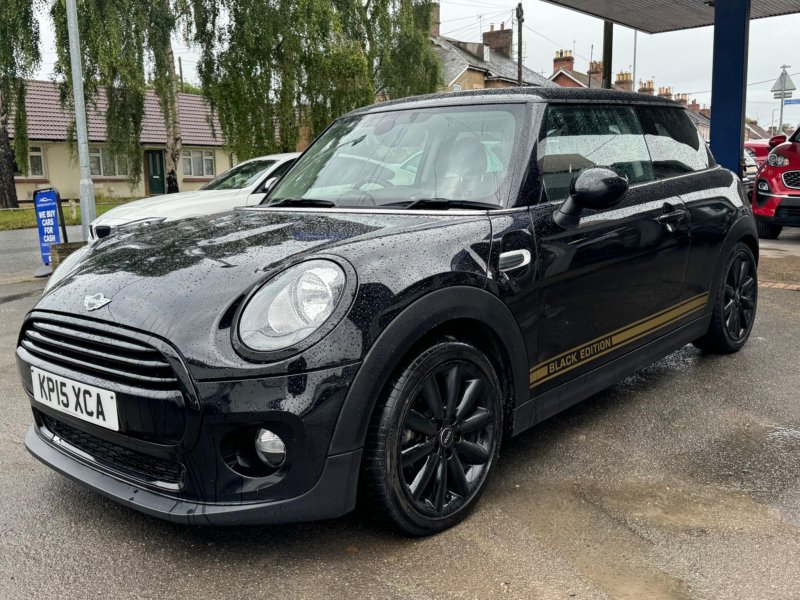 MINI HATCH