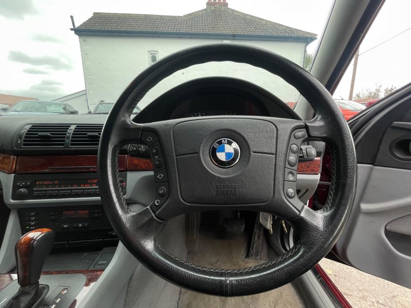 BMW 5 SERIES