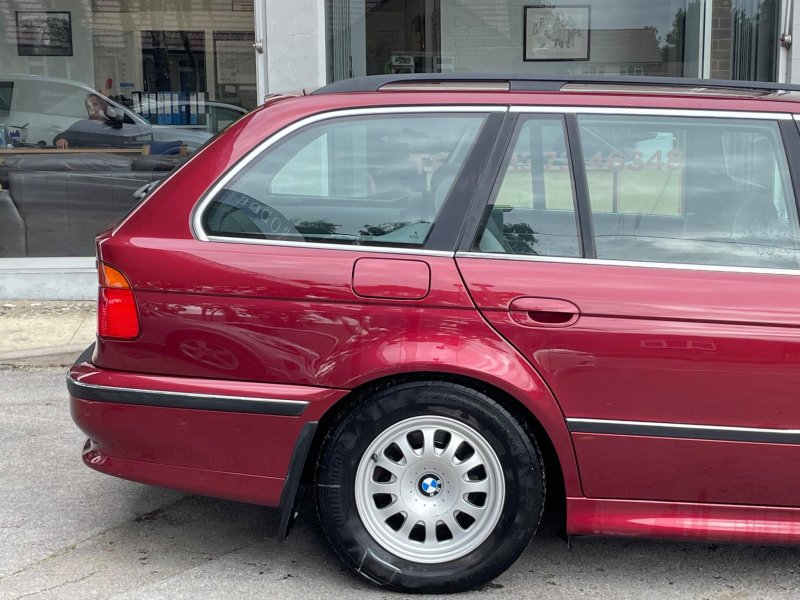 BMW 5 SERIES