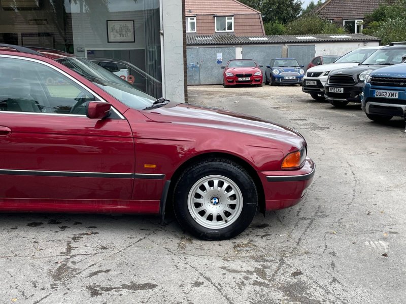 BMW 5 SERIES