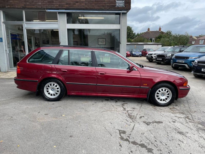 BMW 5 SERIES