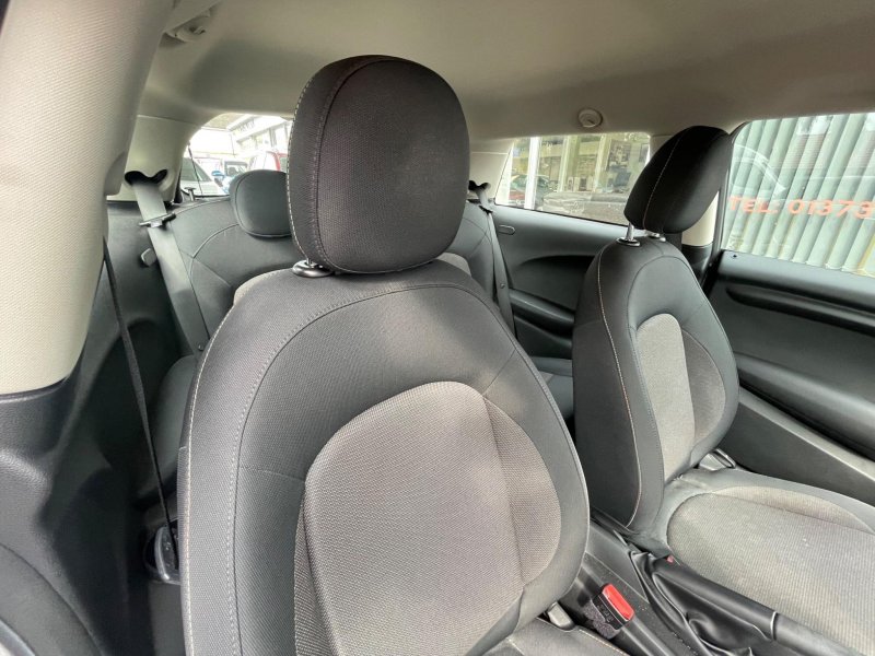MINI HATCH