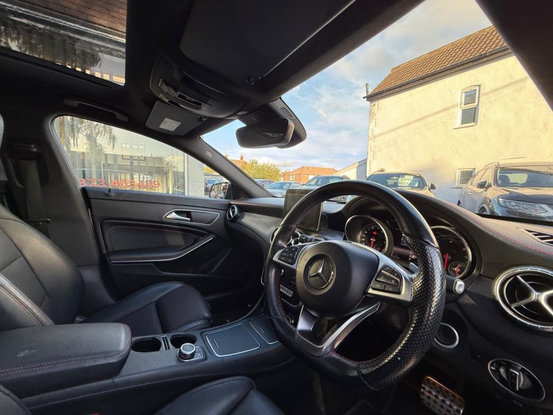 MERCEDES-BENZ CLA