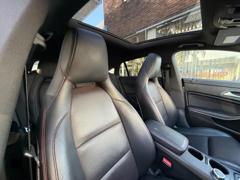 MERCEDES-BENZ CLA