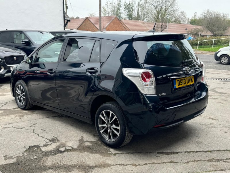 TOYOTA VERSO