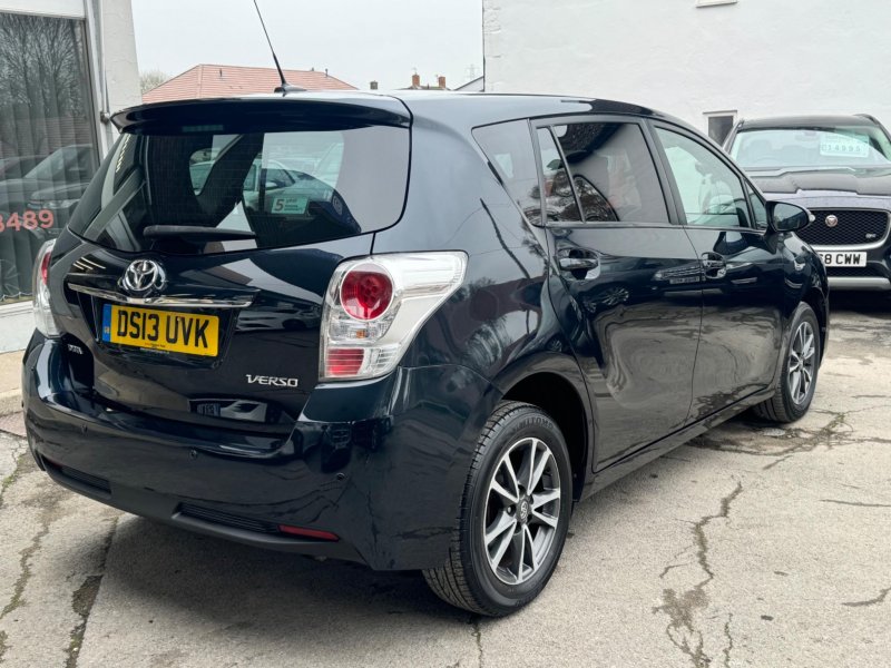 TOYOTA VERSO
