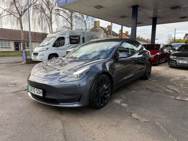 TESLA MODEL 3