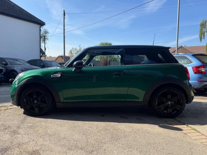 MINI HATCH