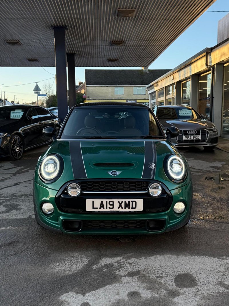 MINI HATCH