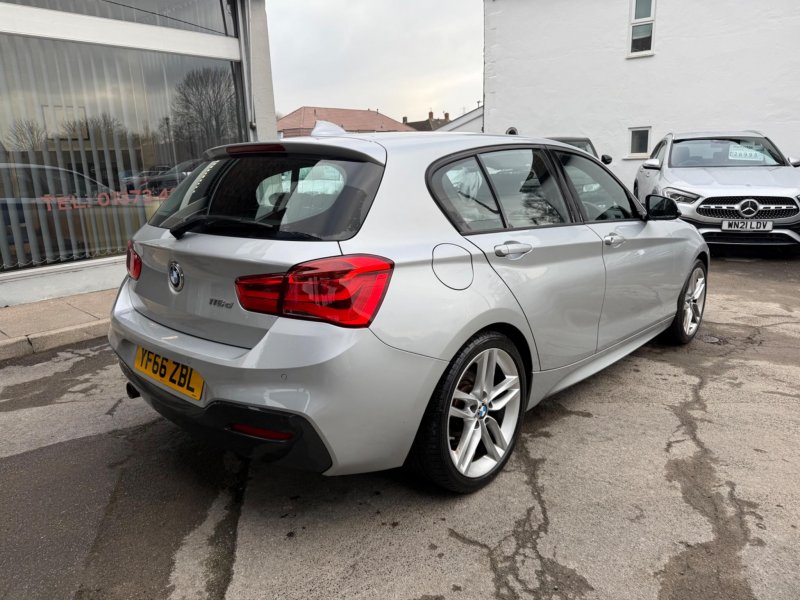 BMW 1 SERIES
