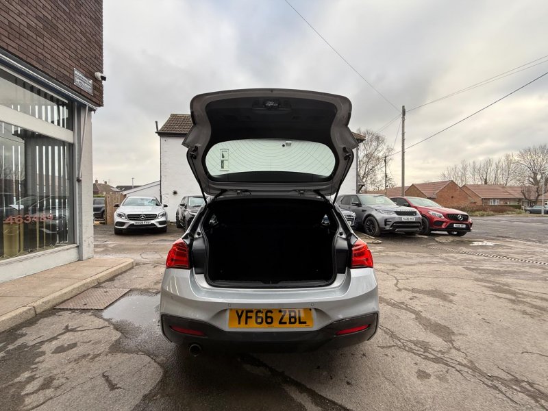 BMW 1 SERIES