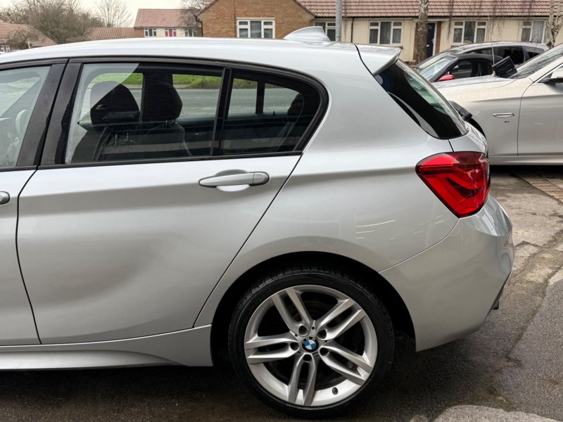 BMW 1 SERIES