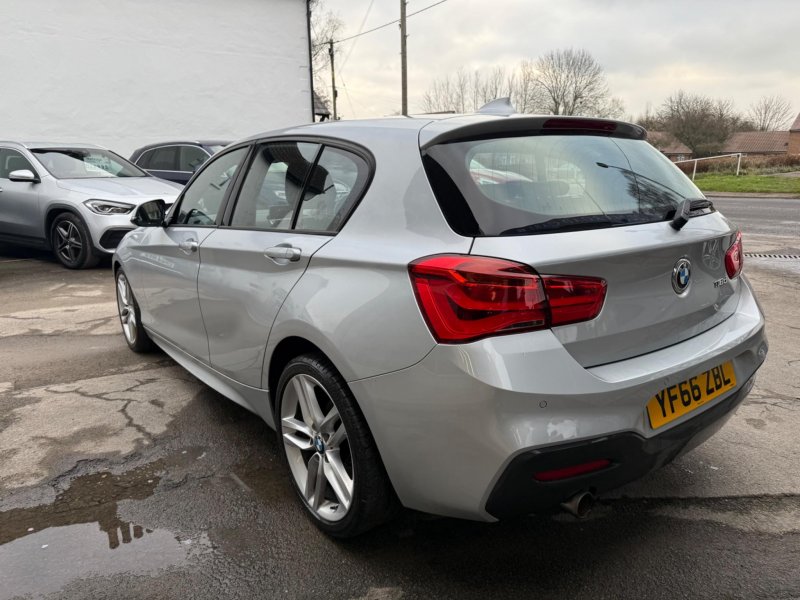 BMW 1 SERIES