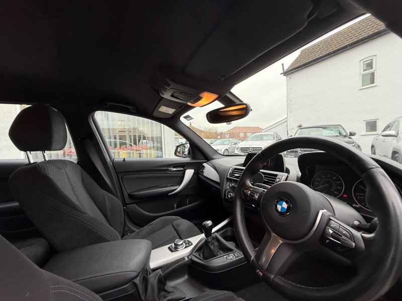 BMW 1 SERIES