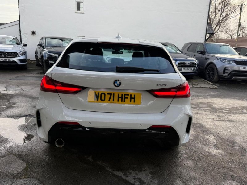 BMW 1 SERIES