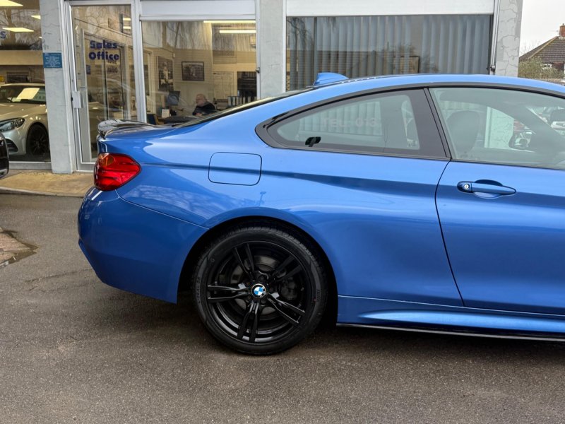 BMW 4 SERIES
