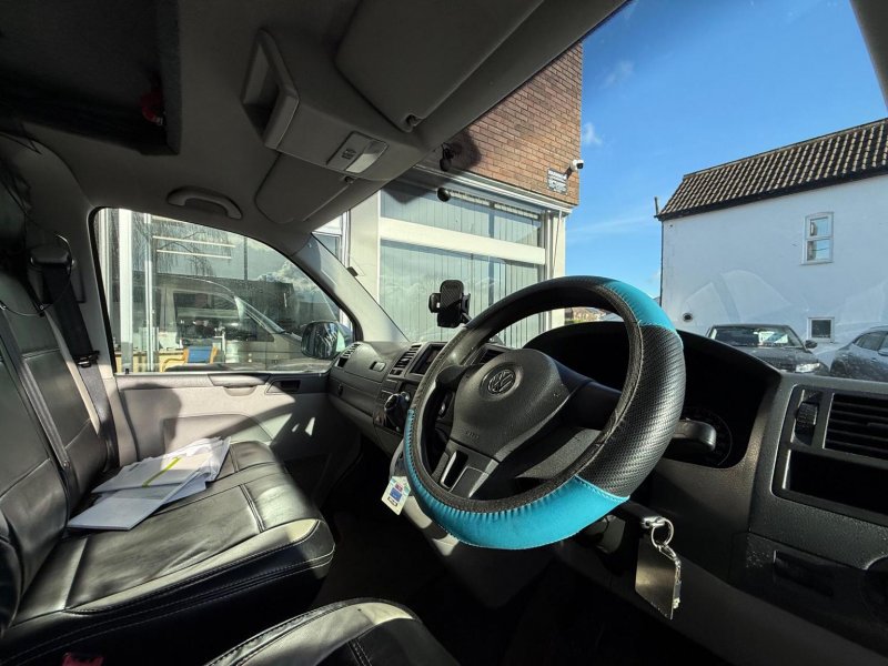 VOLKSWAGEN TRANSPORTER
