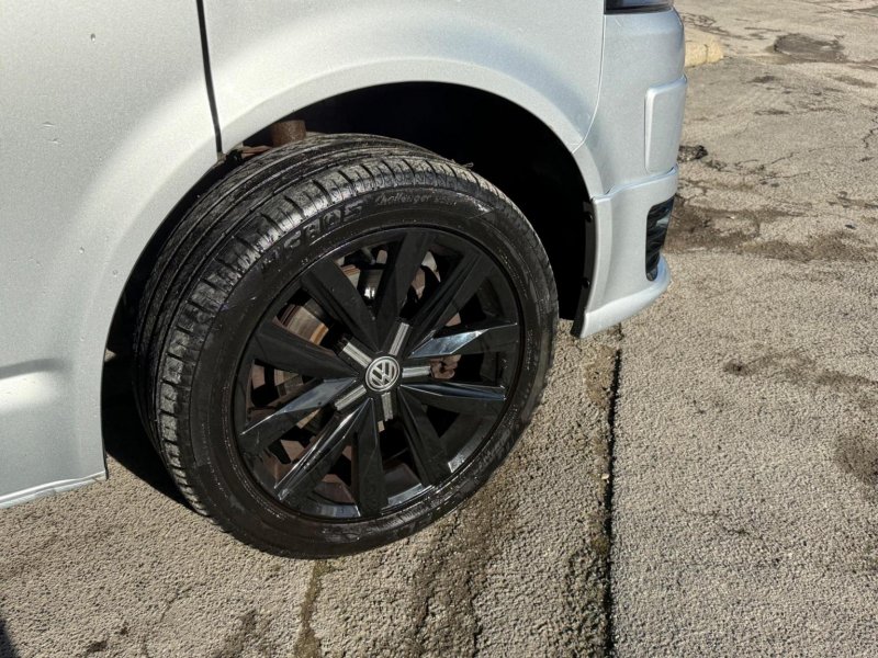 VOLKSWAGEN TRANSPORTER