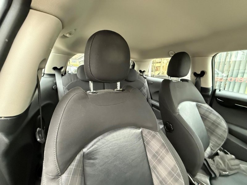 MINI HATCH