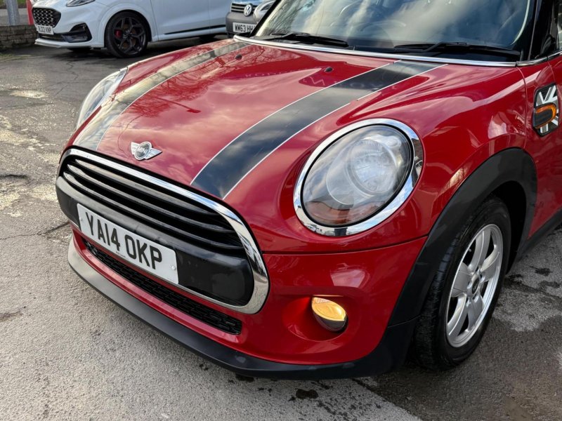 MINI HATCH