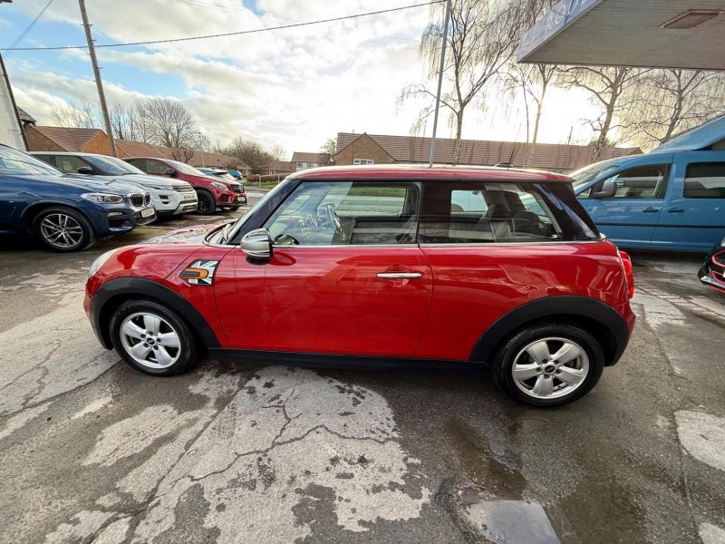 MINI HATCH