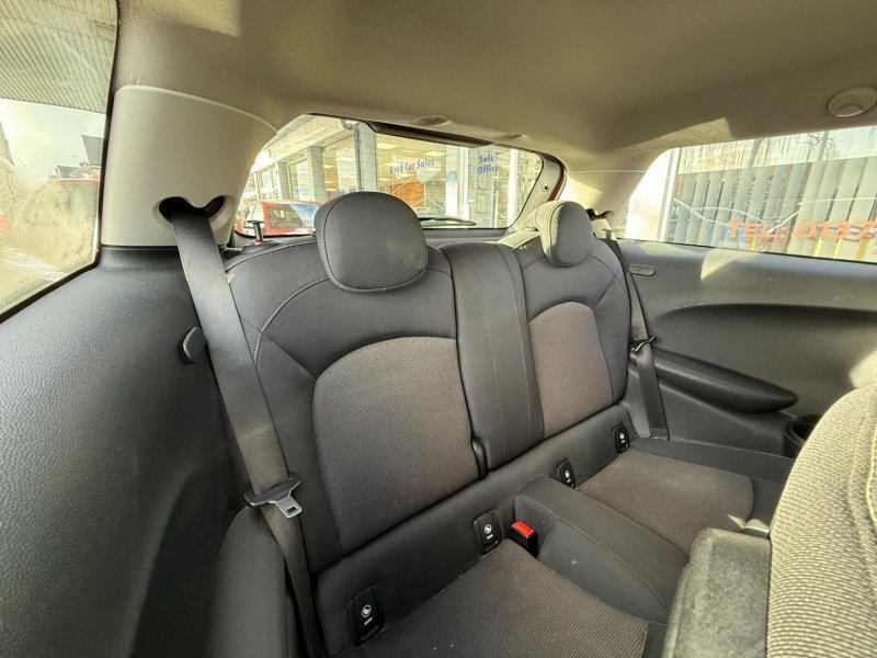 MINI HATCH