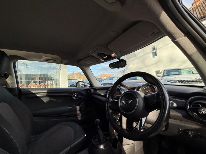 MINI HATCH