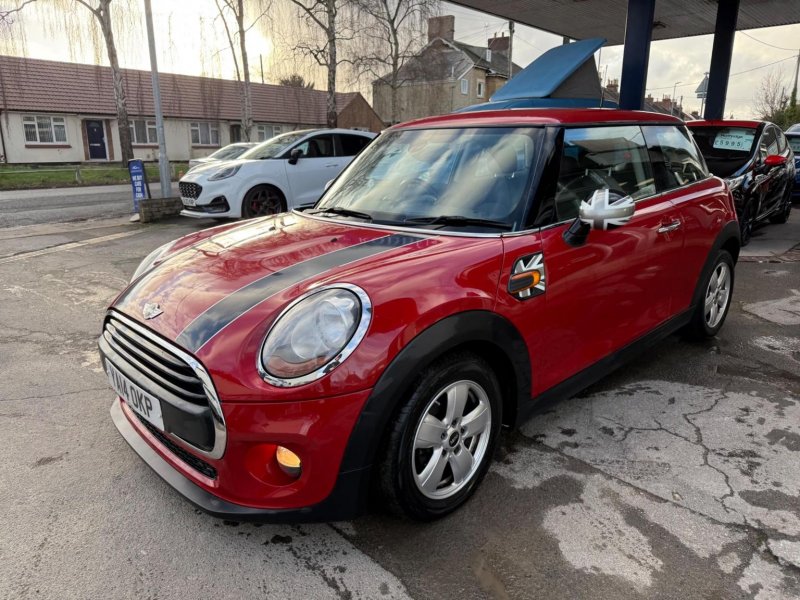 MINI HATCH